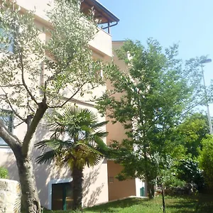  Apartment Accomodation Suran Kroatien