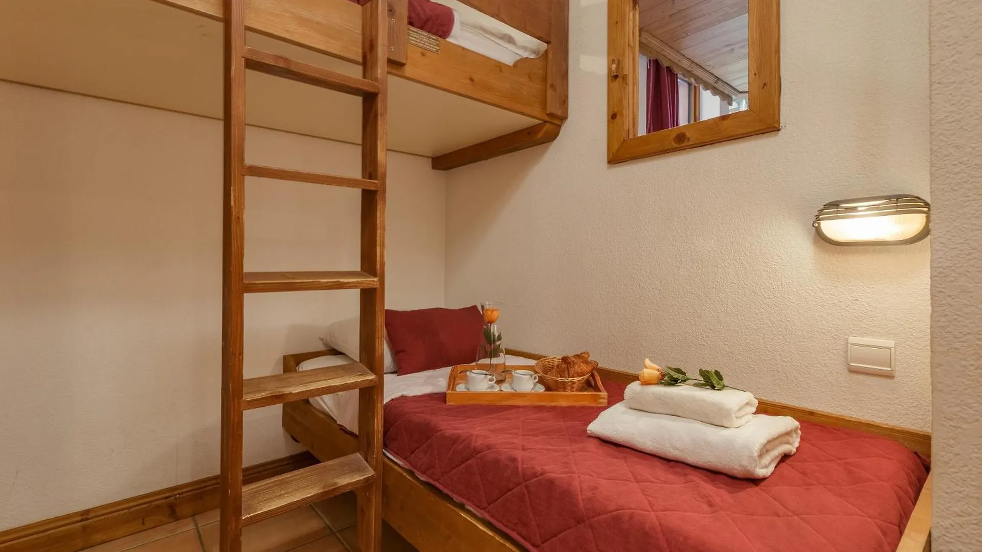 Residence Le Cristal Apartments  Chamonix