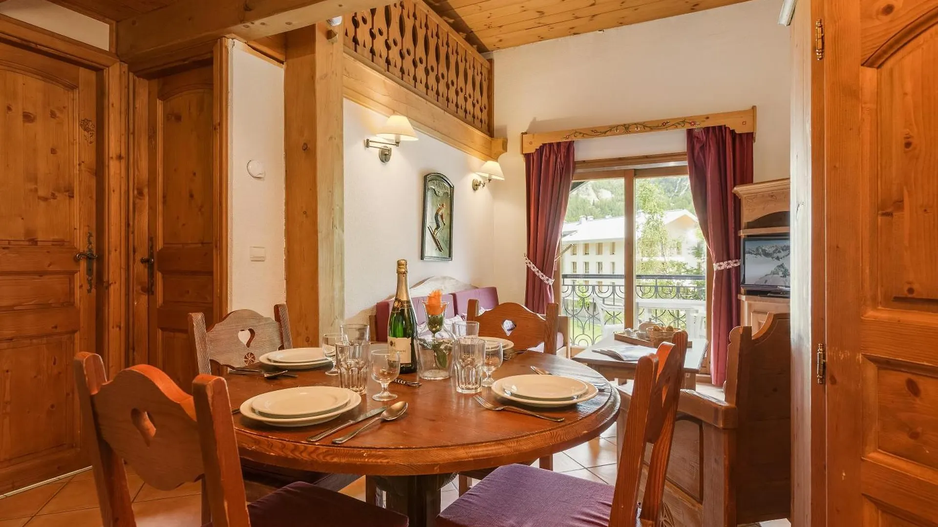 Residence Le Cristal Apartments - Happy Rentals Chamonix