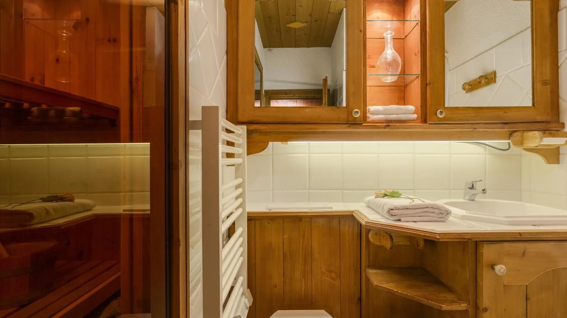 Residence Le Cristal Apartments - Happy Rentals Chamonix
